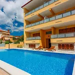 House View Апартаменты *